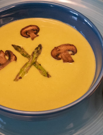 Recipe for Creamy Roasted Asparagus Soup with Crispy Truffled Mushrooms
