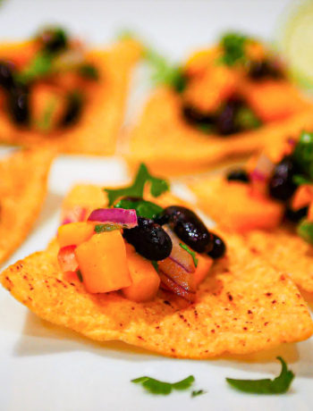 Recipe for Fresh Mango Salsa with Black Beans