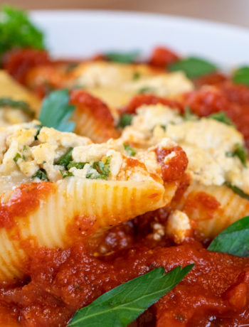 Recipe for Italian Jumbo Shells Stuffed with Vegan Ricotta